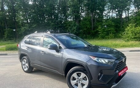 Toyota RAV4, 2020 год, 3 100 000 рублей, 3 фотография