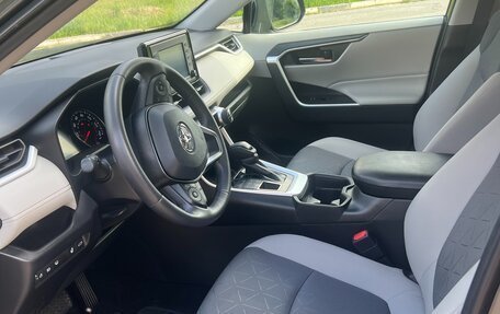 Toyota RAV4, 2020 год, 3 100 000 рублей, 8 фотография
