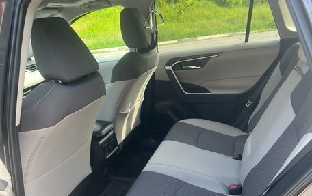 Toyota RAV4, 2020 год, 3 100 000 рублей, 13 фотография