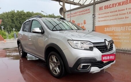 Renault Sandero II рестайлинг, 2021 год, 1 380 000 рублей, 2 фотография