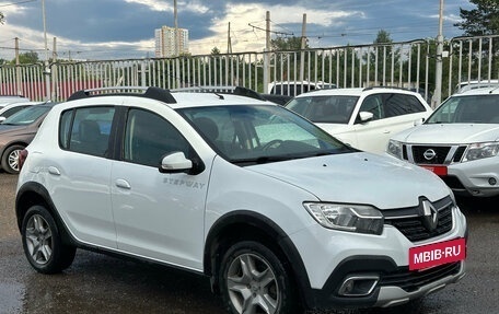 Renault Sandero II рестайлинг, 2018 год, 1 350 000 рублей, 2 фотография