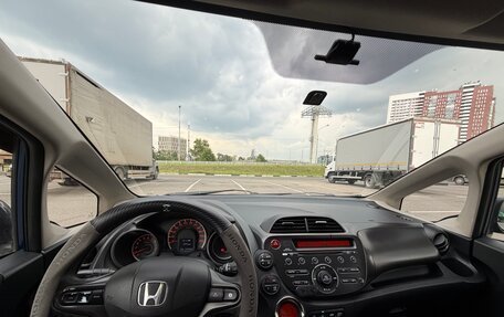 Honda Jazz II рестайлинг, 2011 год, 970 000 рублей, 10 фотография