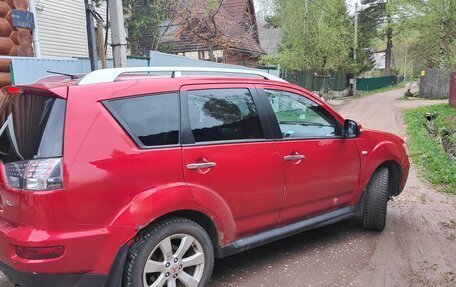 Mitsubishi Outlander III рестайлинг 3, 2010 год, 940 000 рублей, 4 фотография