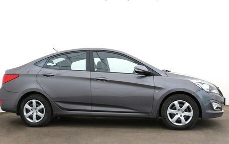Hyundai Solaris II рестайлинг, 2015 год, 1 435 000 рублей, 4 фотография