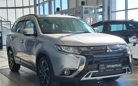 Mitsubishi Outlander III рестайлинг 3, 2021 год, 2 670 000 рублей, 3 фотография