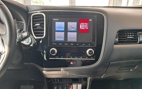 Mitsubishi Outlander III рестайлинг 3, 2021 год, 2 670 000 рублей, 18 фотография