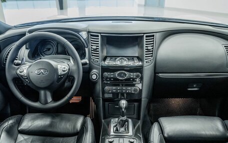 Infiniti QX70, 2014 год, 2 352 000 рублей, 15 фотография