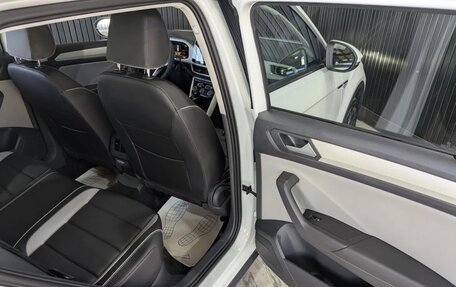 Volkswagen T-Roc I, 2025 год, 3 049 000 рублей, 21 фотография