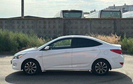 Hyundai Solaris II рестайлинг, 2015 год, 850 000 рублей, 5 фотография