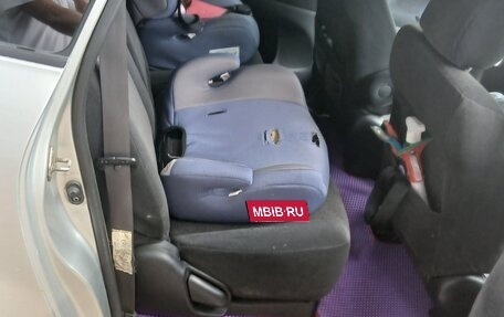 Toyota Ipsum II, 2001 год, 700 000 рублей, 7 фотография