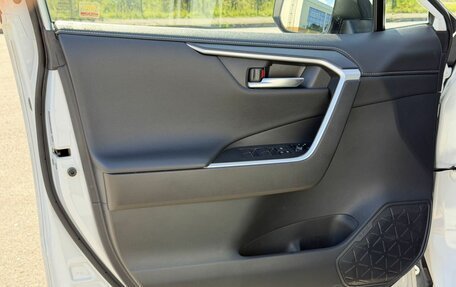 Toyota RAV4, 2020 год, 3 650 000 рублей, 11 фотография