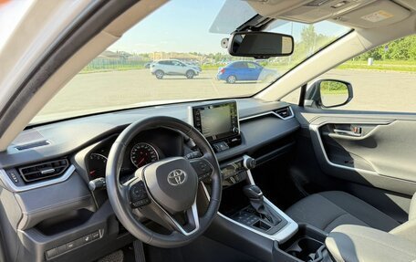 Toyota RAV4, 2020 год, 3 650 000 рублей, 14 фотография