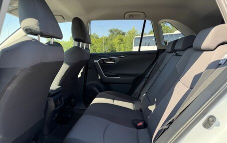 Toyota RAV4, 2020 год, 3 650 000 рублей, 25 фотография