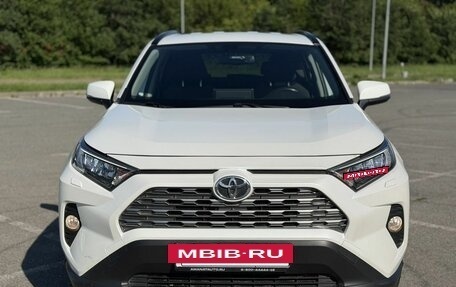Toyota RAV4, 2020 год, 3 650 000 рублей, 2 фотография