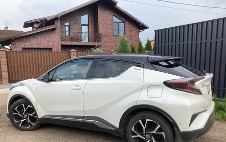 Toyota C-HR I рестайлинг, 2018 год, 2 100 000 рублей, 2 фотография