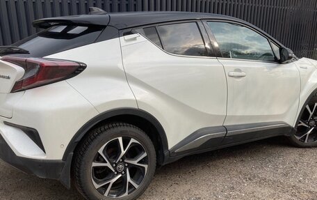 Toyota C-HR I рестайлинг, 2018 год, 2 100 000 рублей, 3 фотография
