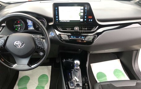 Toyota C-HR I рестайлинг, 2018 год, 2 100 000 рублей, 10 фотография