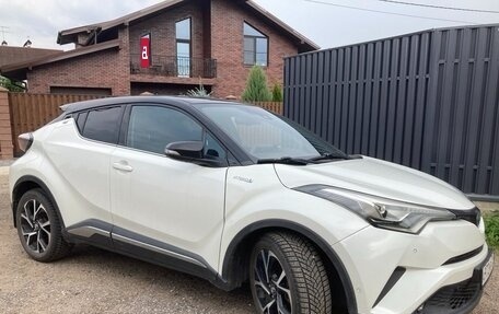 Toyota C-HR I рестайлинг, 2018 год, 2 100 000 рублей, 1 фотография