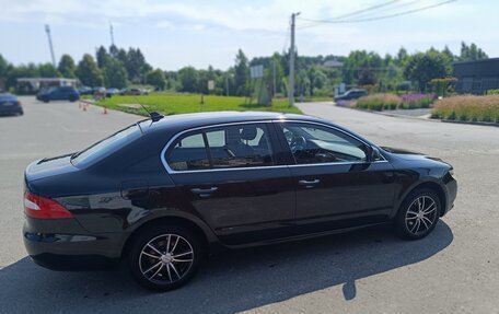 Skoda Superb III рестайлинг, 2009 год, 1 090 000 рублей, 2 фотография