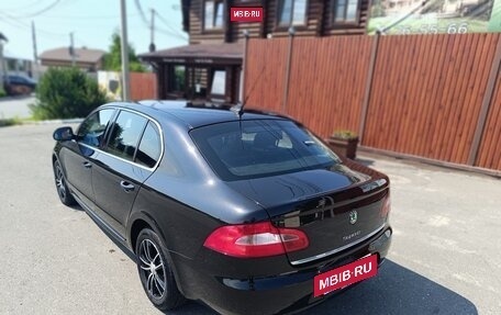 Skoda Superb III рестайлинг, 2009 год, 1 090 000 рублей, 3 фотография