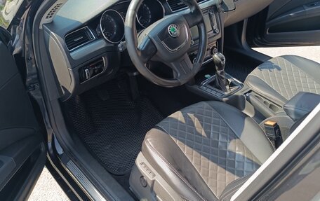 Skoda Superb III рестайлинг, 2009 год, 1 090 000 рублей, 18 фотография