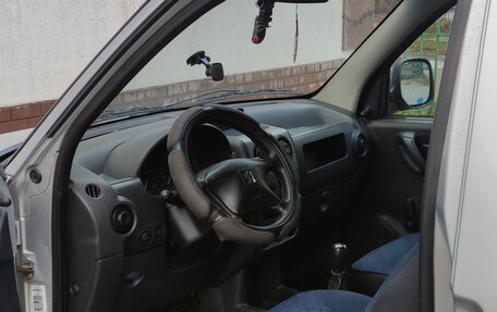 Peugeot Partner II рестайлинг 2, 2006 год, 280 000 рублей, 8 фотография