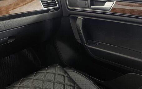 Volkswagen Touareg III, 2017 год, 3 450 000 рублей, 15 фотография