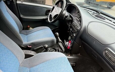 Chevrolet Niva I рестайлинг, 2004 год, 210 000 рублей, 3 фотография