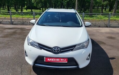 Toyota Auris II, 2015 год, 1 399 000 рублей, 1 фотография