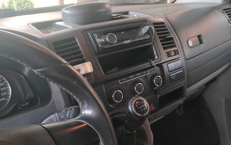 Volkswagen Caravelle T5, 2011 год, 1 650 000 рублей, 4 фотография
