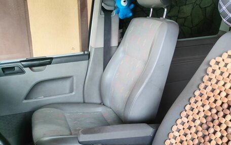Volkswagen Caravelle T5, 2011 год, 1 650 000 рублей, 8 фотография