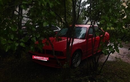 BMW 5 серия, 1988 год, 950 000 рублей, 2 фотография