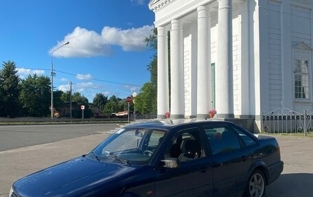 Volkswagen Passat B4, 1995 год, 240 000 рублей, 2 фотография