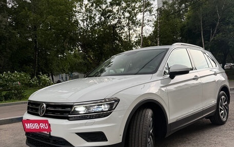 Volkswagen Tiguan II, 2018 год, 2 500 000 рублей, 3 фотография