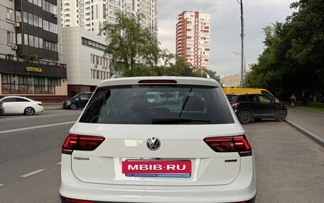 Volkswagen Tiguan II, 2018 год, 2 500 000 рублей, 4 фотография