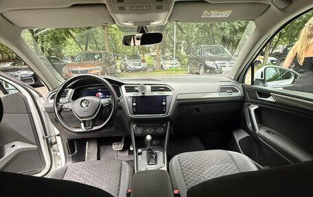 Volkswagen Tiguan II, 2018 год, 2 500 000 рублей, 15 фотография