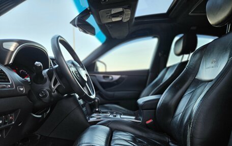 Infiniti FX II, 2010 год, 1 099 000 рублей, 10 фотография