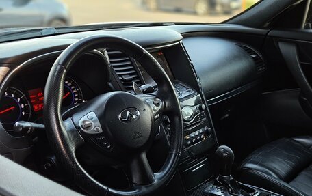 Infiniti FX II, 2010 год, 1 099 000 рублей, 9 фотография
