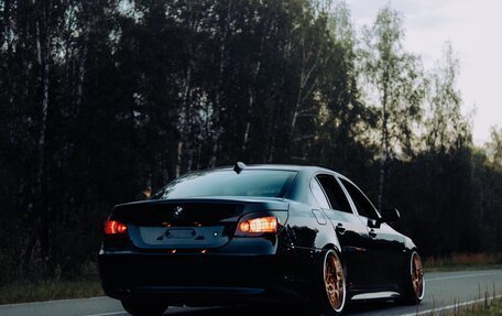 BMW 5 серия, 2004 год, 1 650 000 рублей, 1 фотография