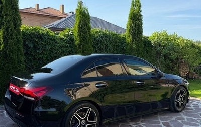 Mercedes-Benz A-Класс, 2019 год, 3 100 000 рублей, 1 фотография