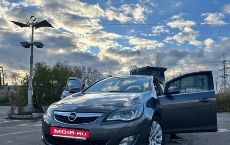 Opel Astra J, 2011 год, 680 000 рублей, 2 фотография