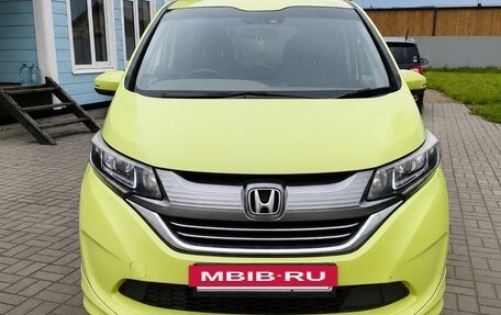 Honda Freed II, 2017 год, 1 549 000 рублей, 2 фотография
