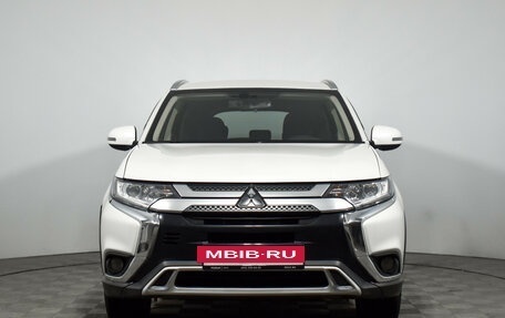 Mitsubishi Outlander III рестайлинг 3, 2020 год, 1 799 000 рублей, 2 фотография