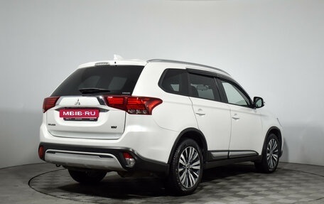 Mitsubishi Outlander III рестайлинг 3, 2020 год, 1 799 000 рублей, 5 фотография