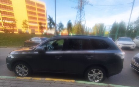 Mitsubishi Outlander III рестайлинг 3, 2013 год, 1 250 000 рублей, 9 фотография