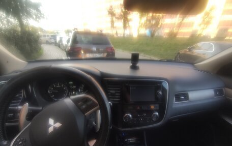 Mitsubishi Outlander III рестайлинг 3, 2013 год, 1 250 000 рублей, 7 фотография