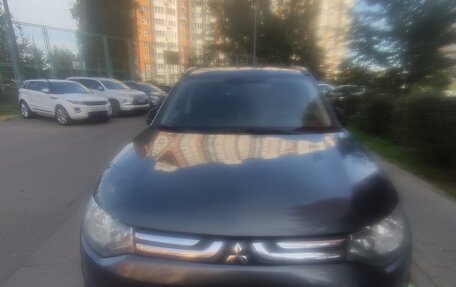 Mitsubishi Outlander III рестайлинг 3, 2013 год, 1 250 000 рублей, 4 фотография