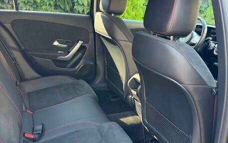 Mercedes-Benz A-Класс, 2019 год, 3 100 000 рублей, 4 фотография