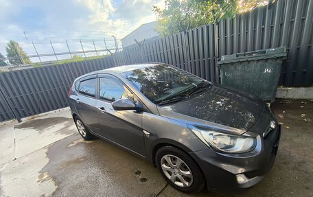 Hyundai Solaris II рестайлинг, 2012 год, 750 000 рублей, 2 фотография