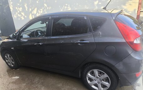 Hyundai Solaris II рестайлинг, 2012 год, 750 000 рублей, 4 фотография